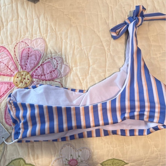 Revamped off the shoulder bathing suit top size small - Picture 4 of 5